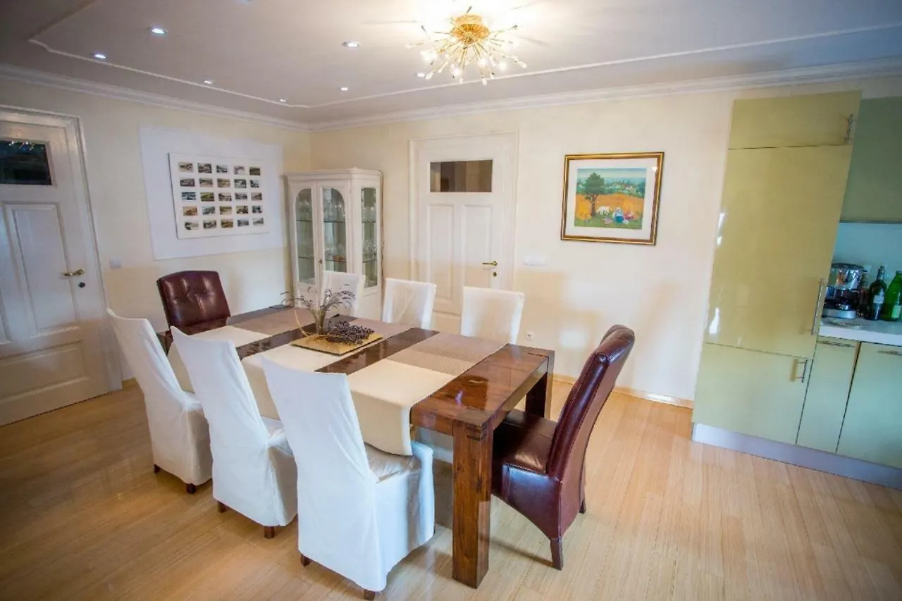 אופטיה Villa Penkala Apartment